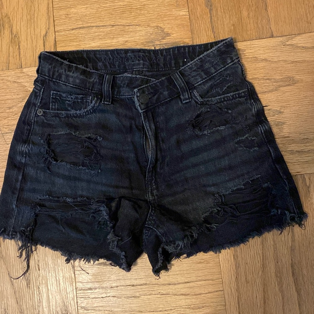 American Eagle crossover mom short